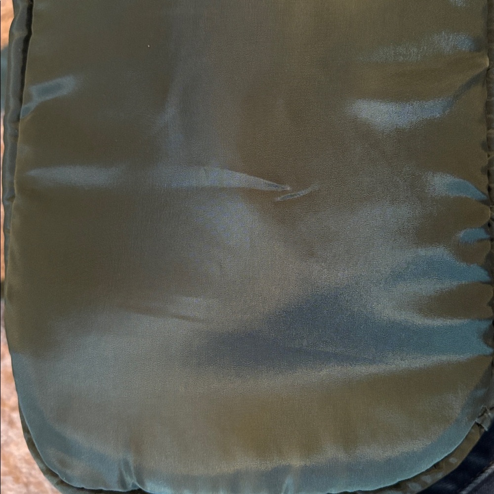 Paul Mitchell tea tree puffer tote - Picture 8 of 8